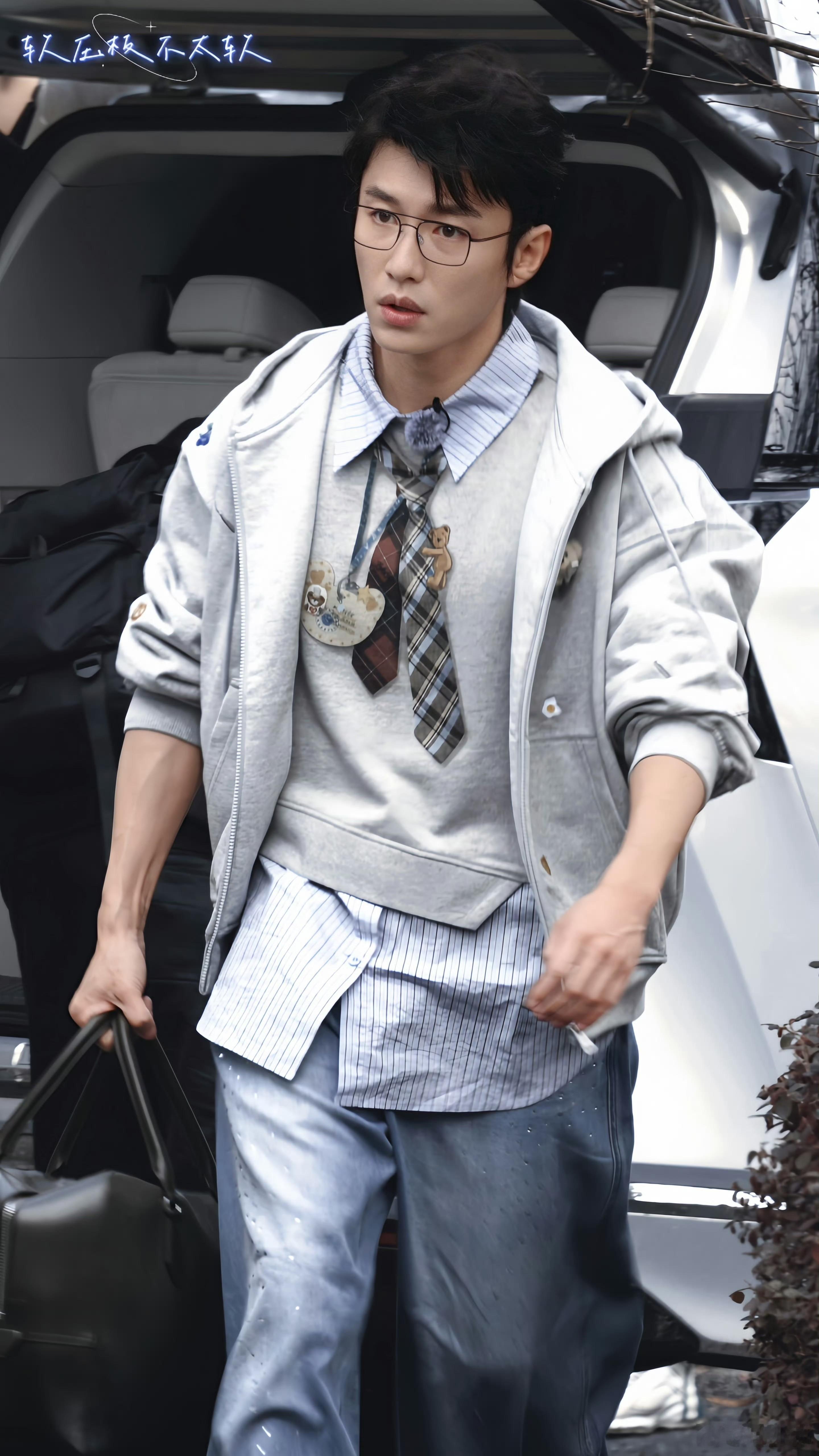 代旭自曝没戏拍时曾当录音师风华合伙人 感慨演员背后不为人知的心酸💔谁都有无戏可