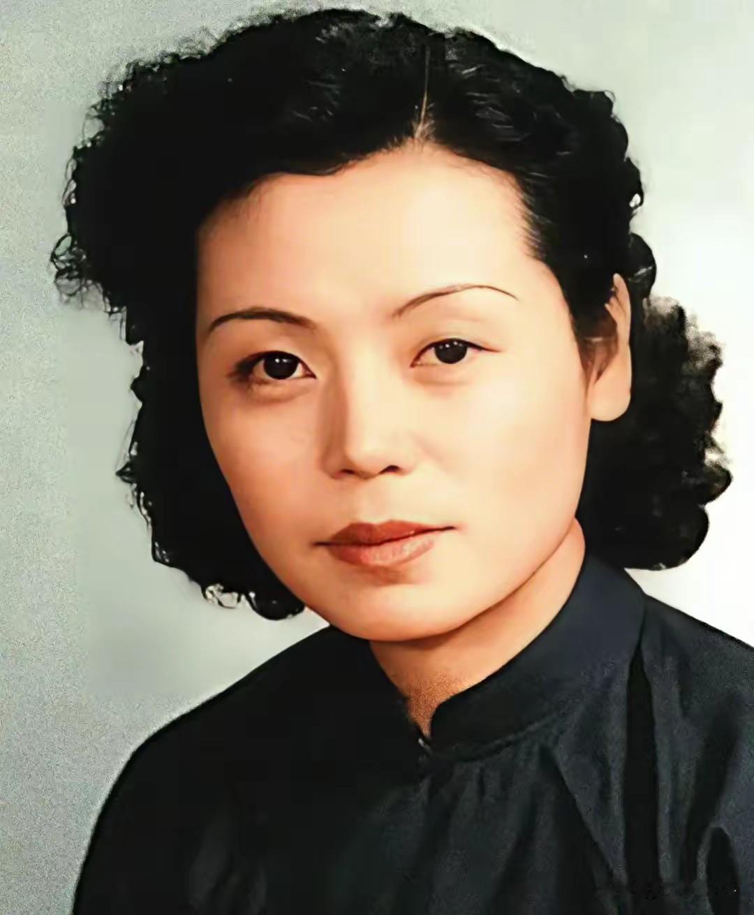 你会冒着生命危险偷渡香港吗？
 
今天在西双版纳景洪市曼听村朋友家聚餐。席间，有