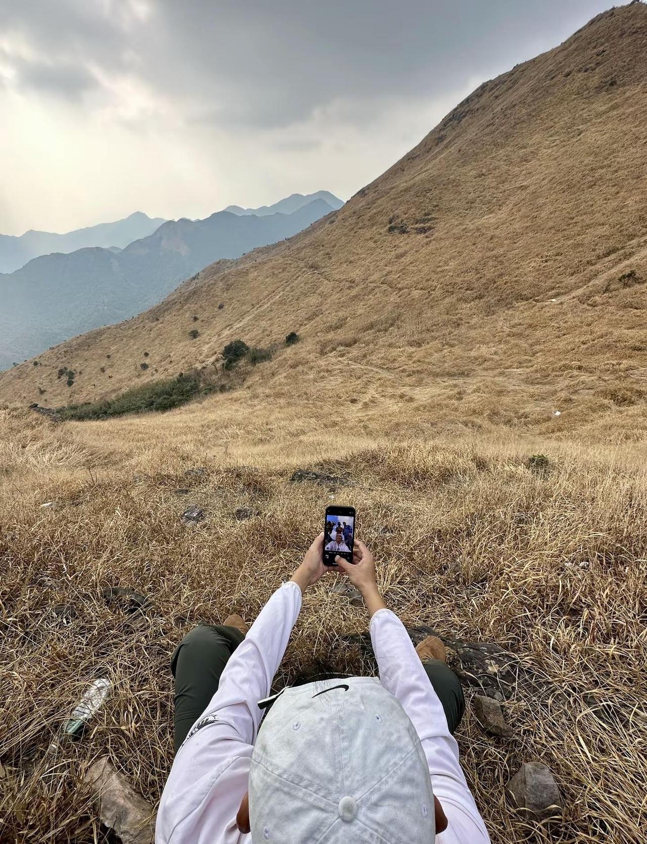 。“生活没有比较，每个人的路不同，守好自己的节奏，过好自己的生活，让喜欢的事情成