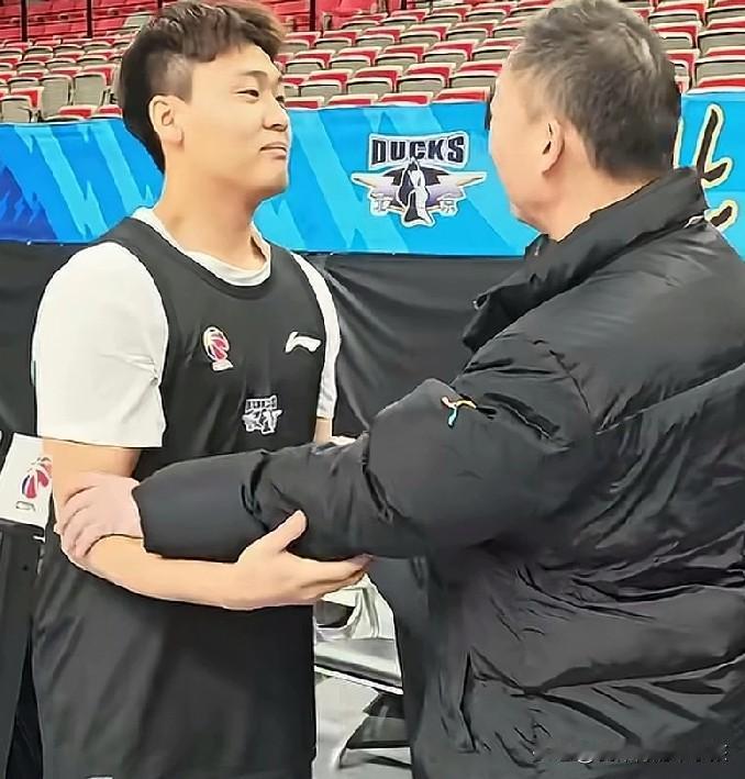 CBA联赛的赛场上，当赵睿、曾凡博等前期受到伤病影响的主力球员，都重新回归球队时