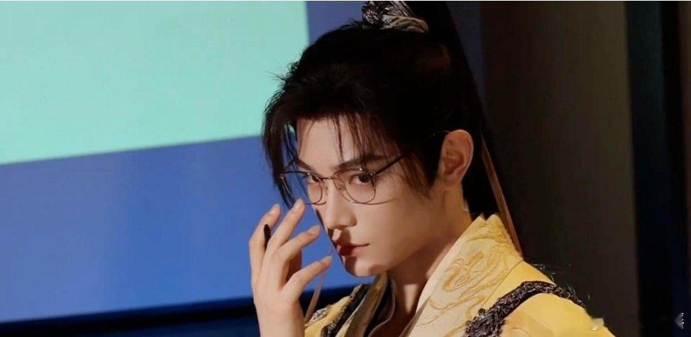 永夜星河[超话]  丁禹兮慕声五子棋拼了个妙  永夜星河，丁禹兮，哪个天才想的金