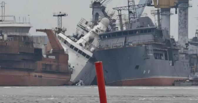 俄罗斯这下损失大了，25 日一艘停泊在列宁格勒维堡造船厂的 22550 型武装破