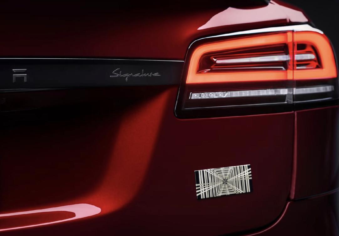 特斯拉限量Model S“黄金”签名版，一般人买不到
特斯拉两款功勋车型的谢幕方