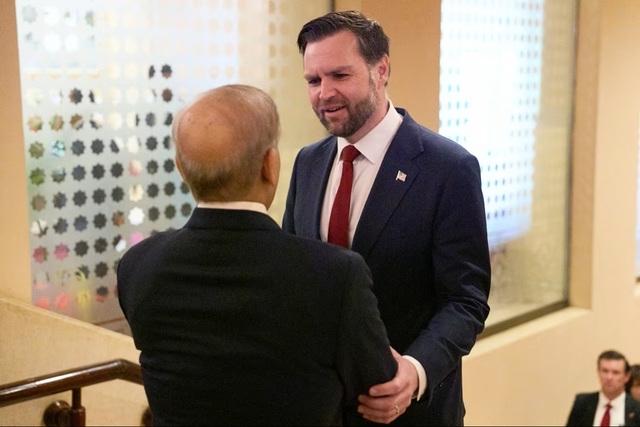 美伊战争走向仍不明朗
万斯暗示伊朗改变主意、接受美国"最终且最佳提议"的可能性仍