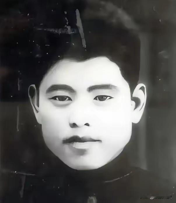 1943年，八路军区队长韩增丰中弹倒地，日军师团长大喜，第一时间跑过来验尸，谁知