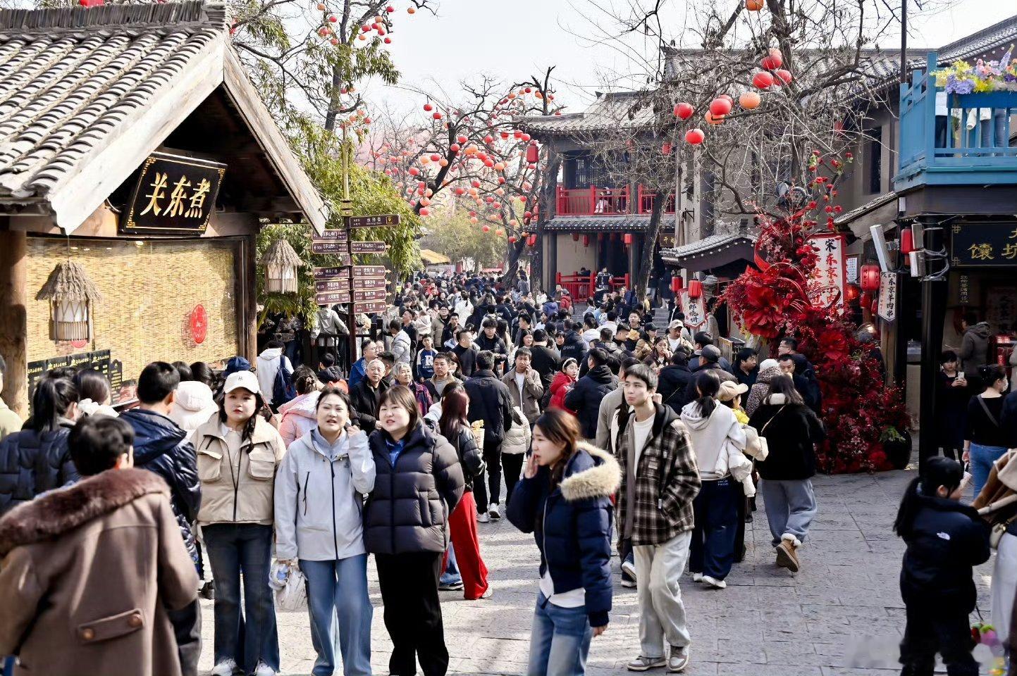 旅游来玩还有惊喜，我来万岁山领🧧，快乐翻倍🐎春节百元红包是万岁山NPC给的