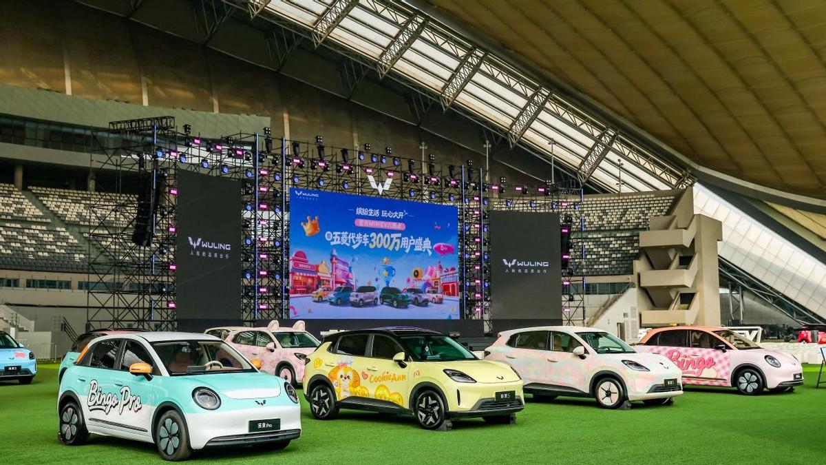 宏光MINIEV六周年，五菱代步车突破300万！
作为“人民的代步车”，由宏光M