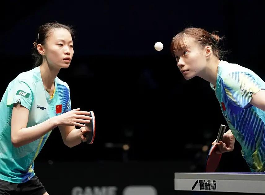 【太原挑战赛，石洵瑶和韩菲儿3-1击败中国香港组合杜凯琹和吴咏琳，获得女双冠军】