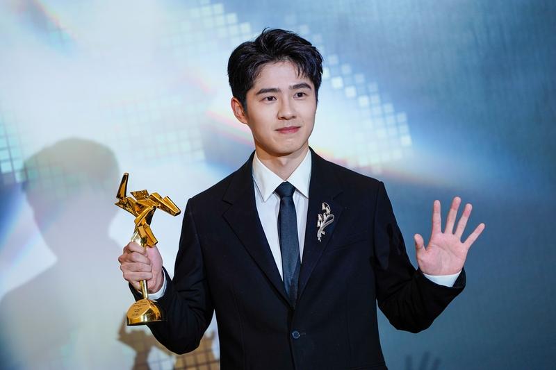 第19届亚洲电影大奖香港颁奖 章子怡、刘昊然、刘俊谦分获奖项
星光熠熠，第19届