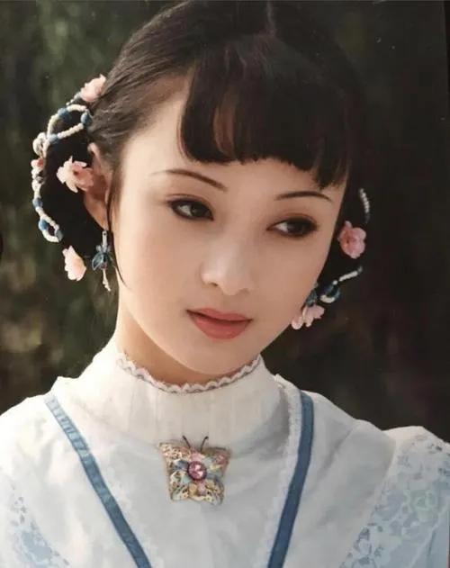蒋勤勤，我国著名的女演员，拥有较高的智商和情商。她凭借出色的演技和颜值，成为了很