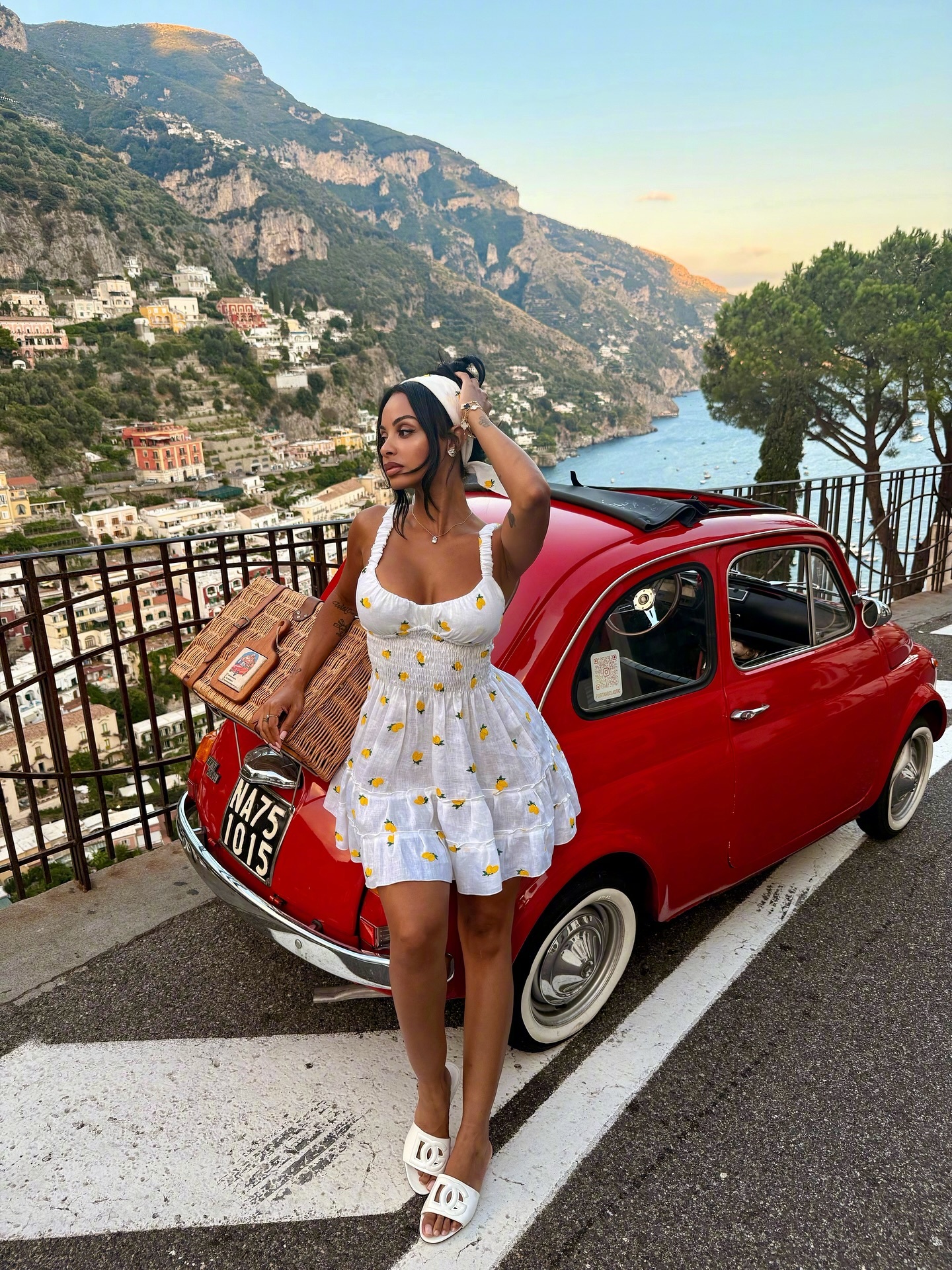 球爹拉瓦尔-鲍尔说，拉梅洛-鲍尔和Ana Montana有一个儿子，名字叫La’