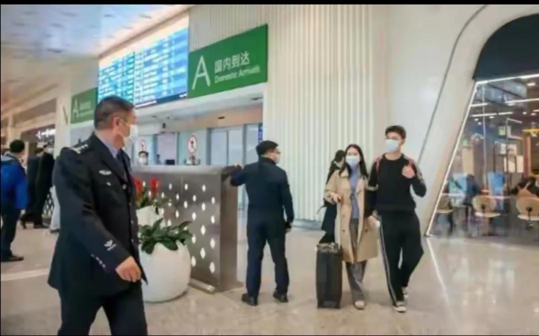 《跨越25年的寻子奇迹：爱与重逢》
 
在2021年11月17日这个看似平常的日