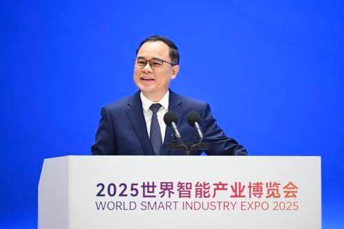 真敢说！长安汽车朱华荣放狠话：300万辆仅够活命，500万辆才配稳健。

202