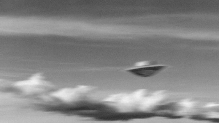 这回是真的？五角大楼：美国军用无人机在中东上空看到UFO！这个"金属球体"第一次