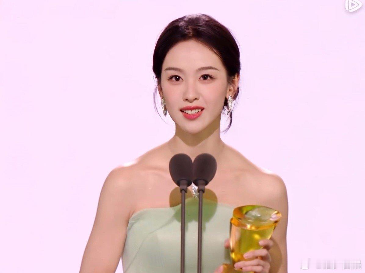 陈都灵作为文艺工作者有思想有态度有文化，太完美了 