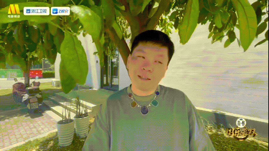 常石磊为单依纯音综打call常石磊希望单依纯玩得开心一直十分看好后辈的音乐潜力，