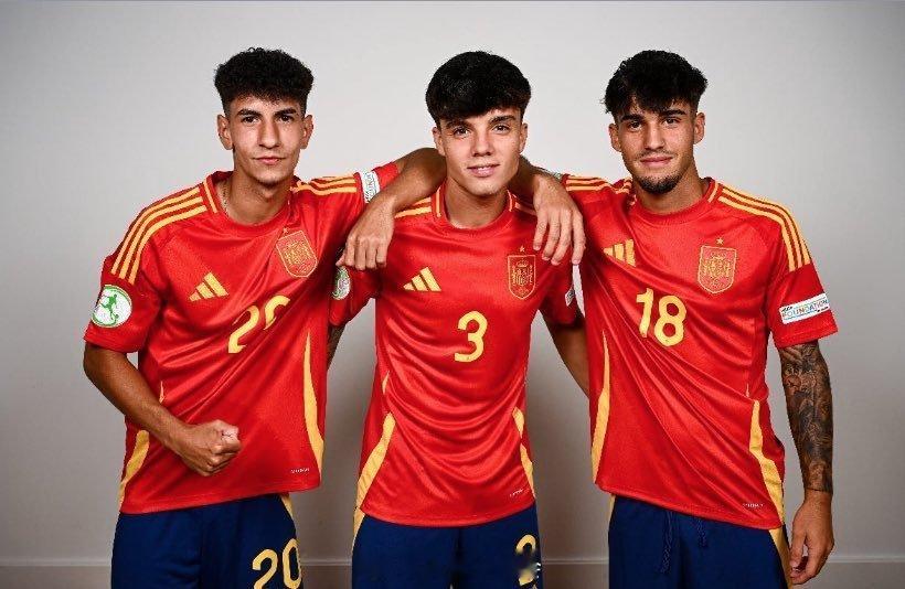 恭喜马竞球员拉亚内·贝莱德、胡里奥-迪亚斯和丹尼尔·穆尼奥斯获得了U19欧洲冠军