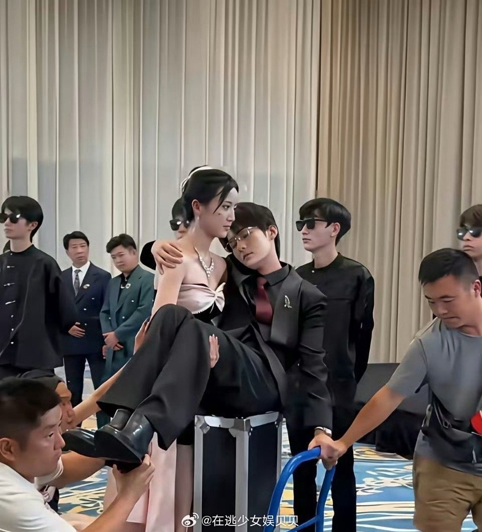 终于知道了一个事情，原来短剧里女主公主抱男主是这样子拍出来的呀