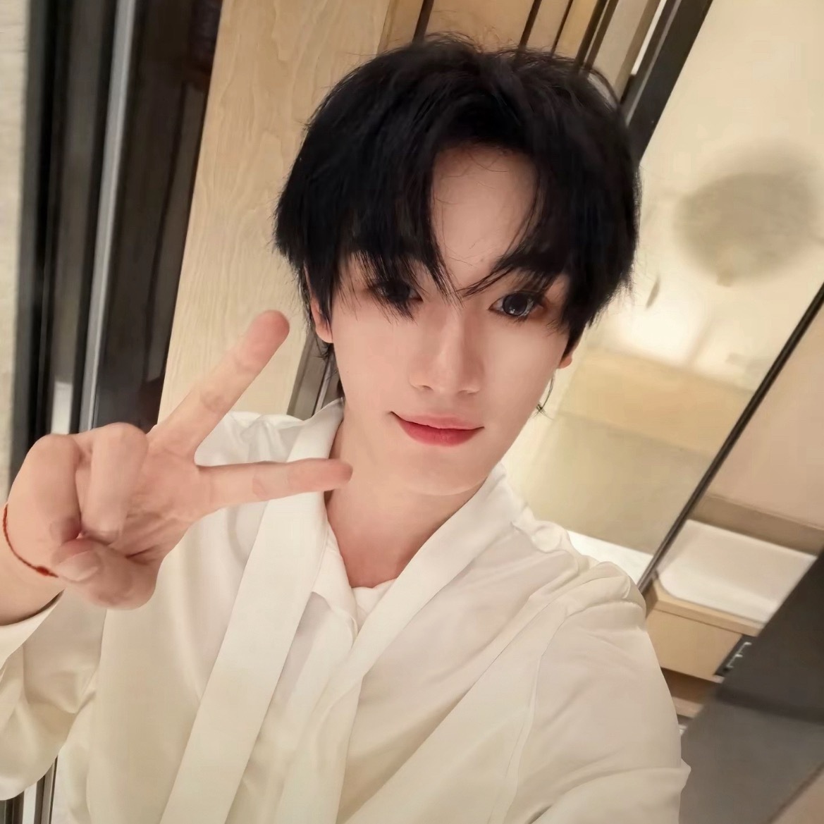 哥哥你拍照也红吗…🥵🤤 