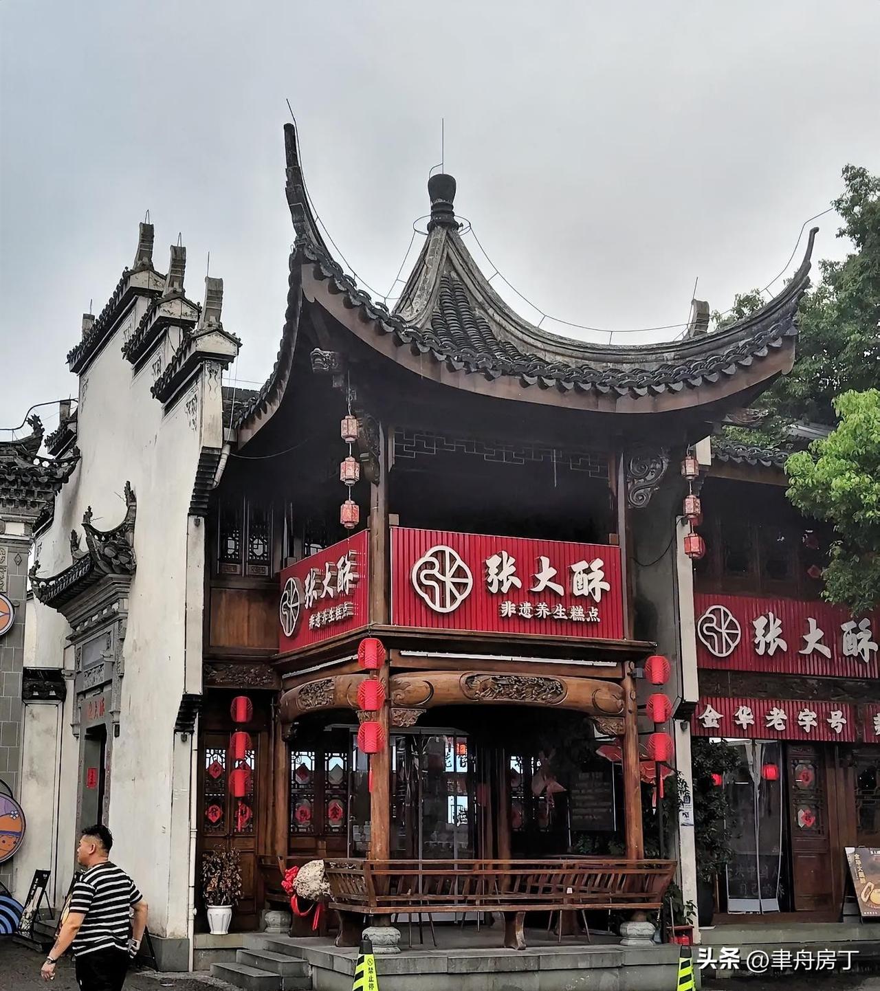 笔耕万卷始成章，求下联
习学千遍方入行。