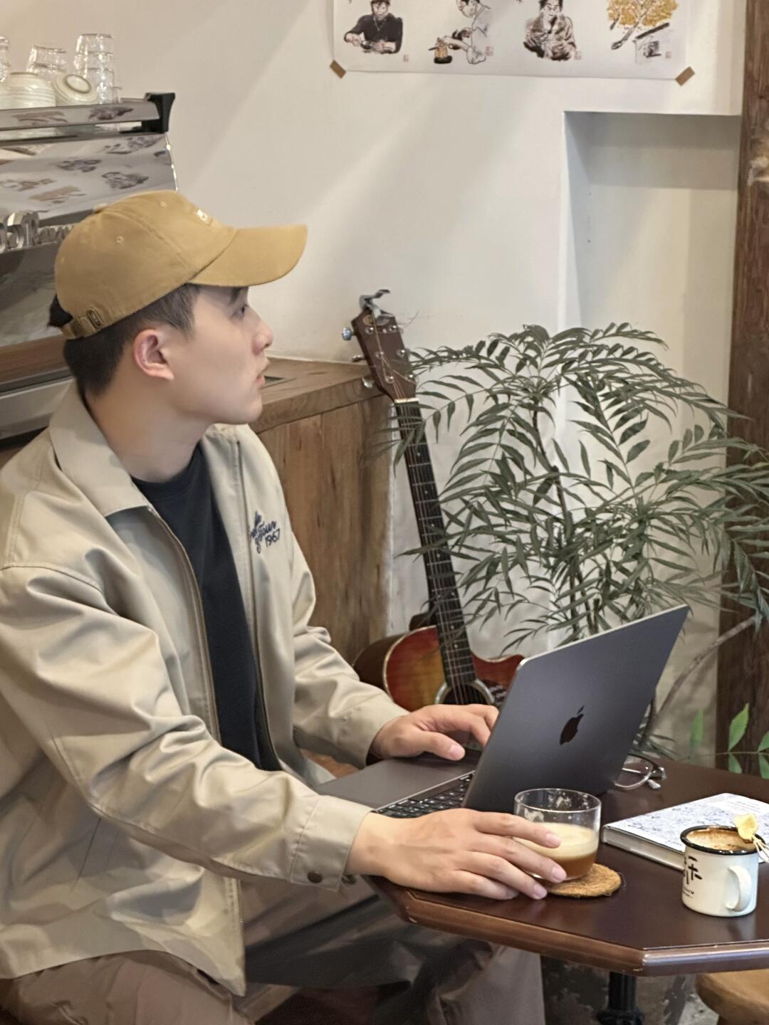 真心建议文科生不要卷学历，去投资生存技能