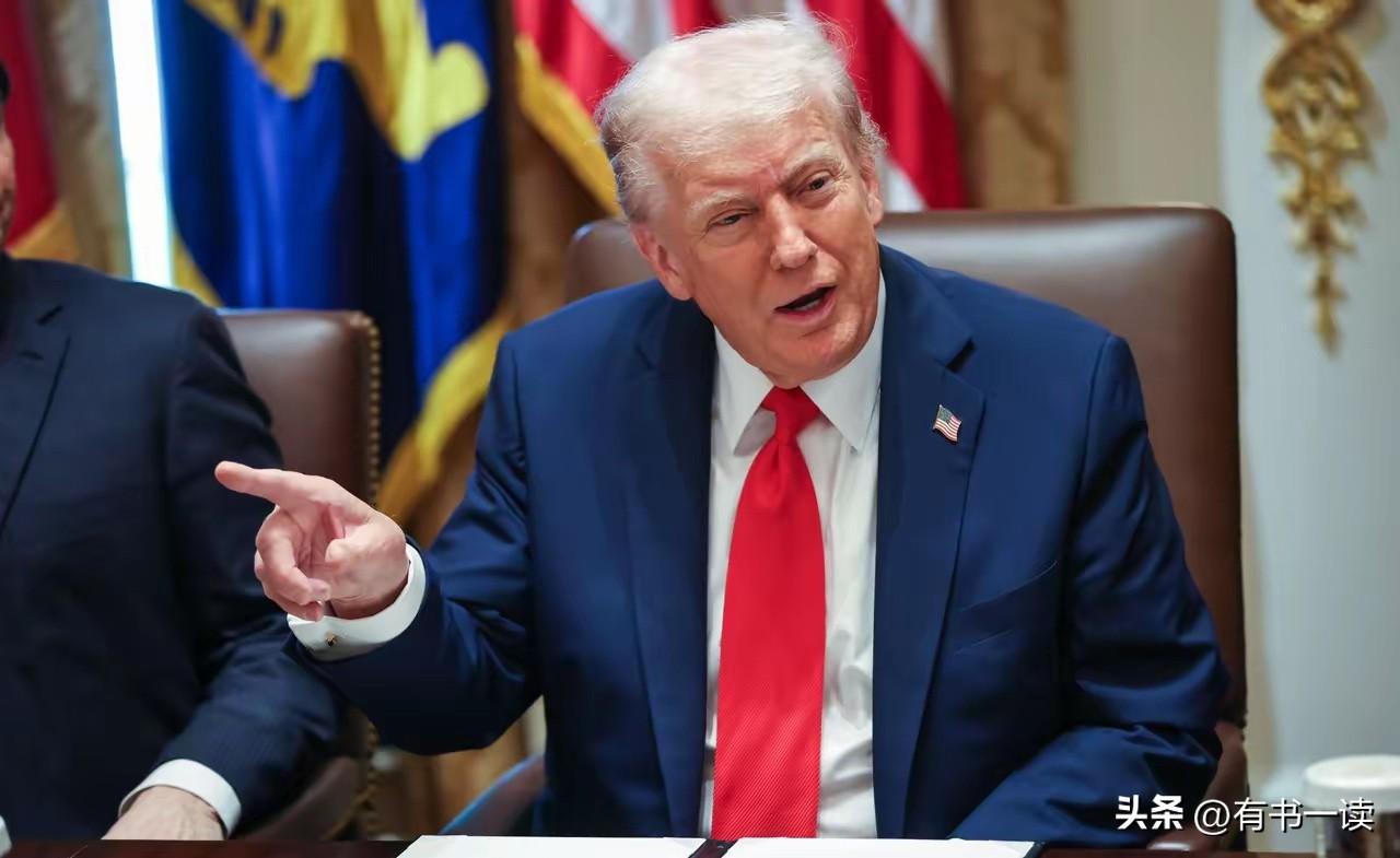 特朗普又变卦了。
全世界都跟不上他的节奏！刚说要访华，立马改口：中东打仗呢，我走