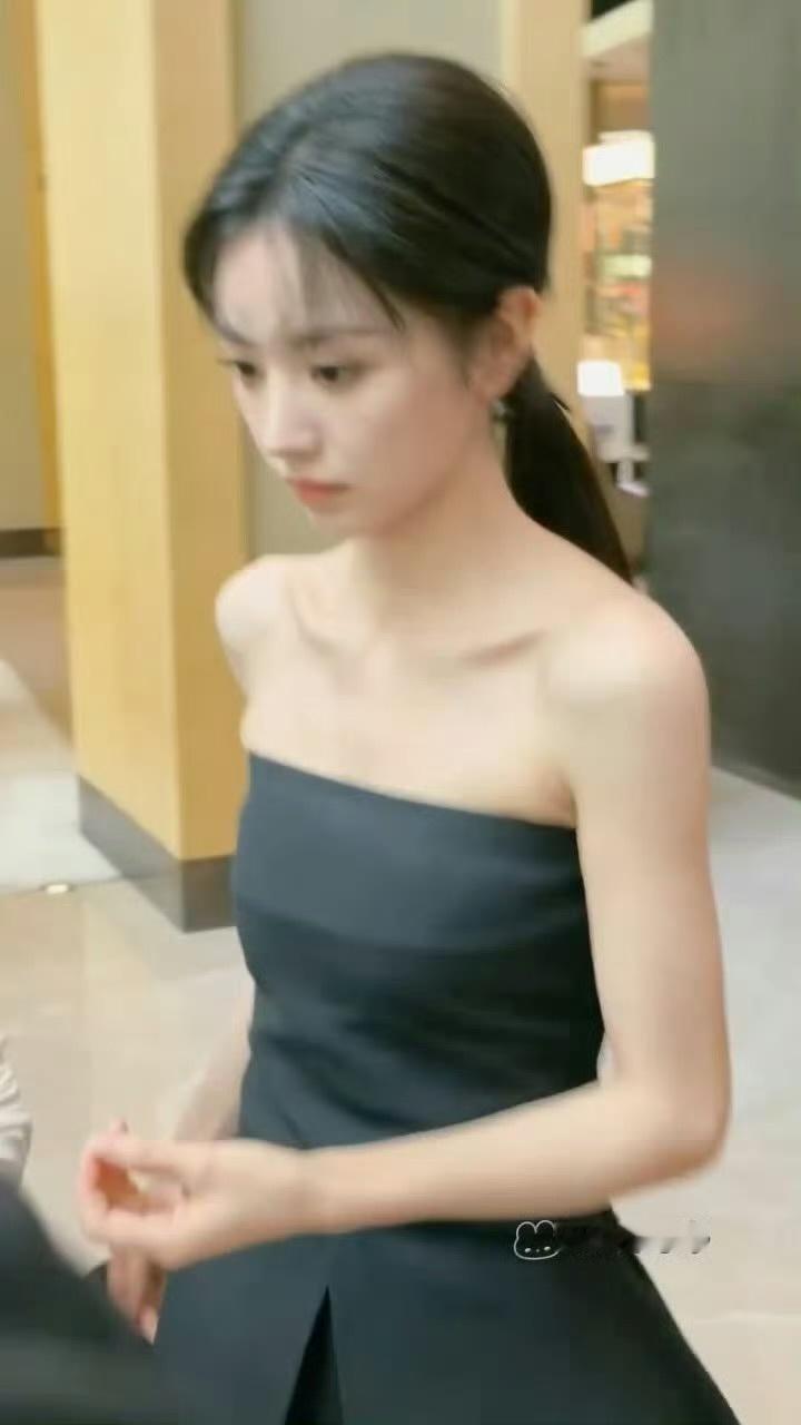 田曦薇今日活动路透live生图，好能打