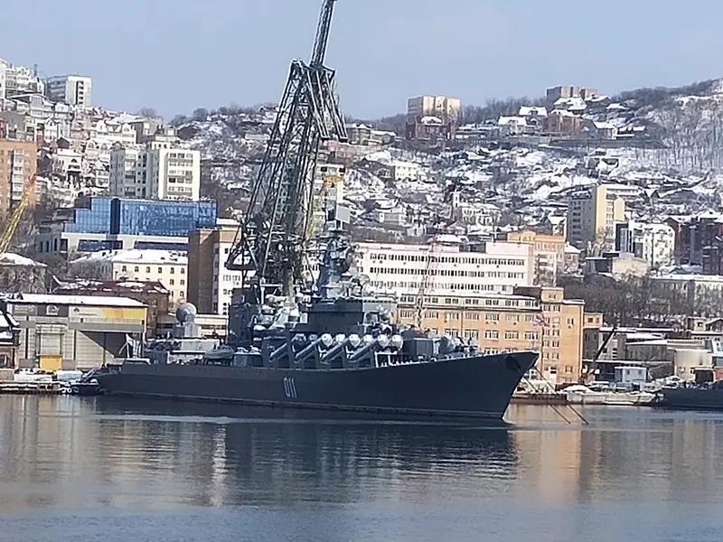 俄罗斯海军要羡慕死了

你敢信？当年我们花大价钱从俄罗斯买来的“现代级”驱逐舰，