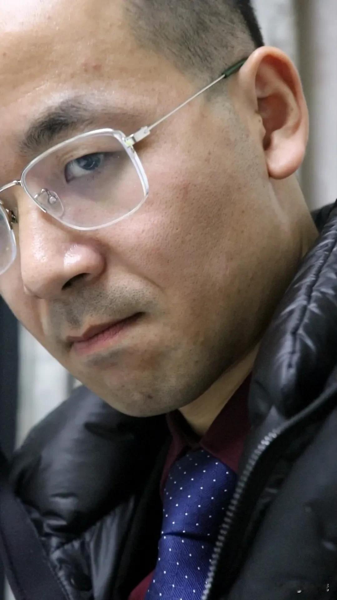 我的大伯，亲大伯，人特别特别坏，不仅他坏，他老婆，也很坏。70岁的时候，他在山上