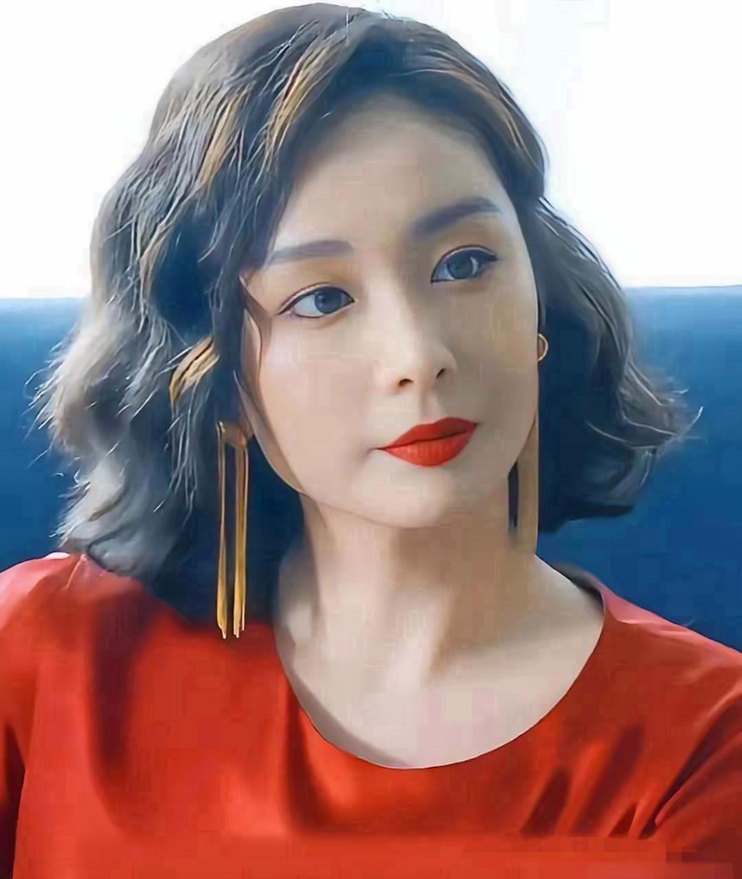 十三年无人问津，她凭什么打了一场最漂亮的翻身仗？
我说的就是高叶。
《狂飙》里的