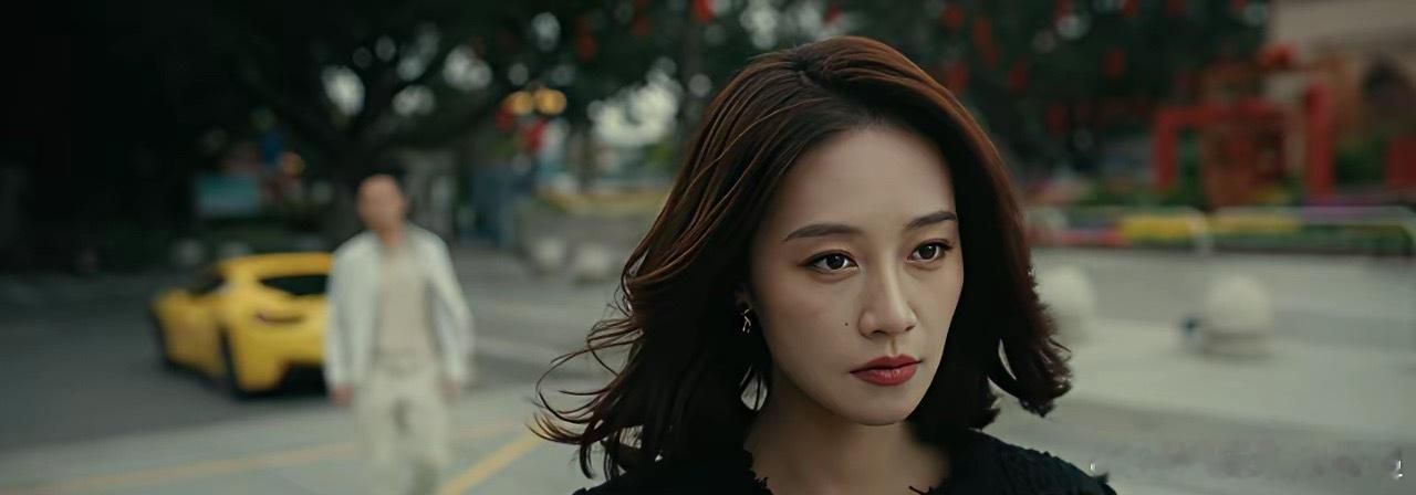 《夜色正浓》原著大结局，大老板沈默躺在病床上，独生女沈星不给他交住院费，让医生拔