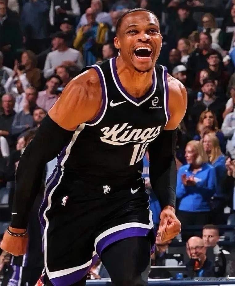 威少可真是“争气”啊，就像一颗被暂时埋没的“超级彩蛋”。身为历史三双王，赛季初差