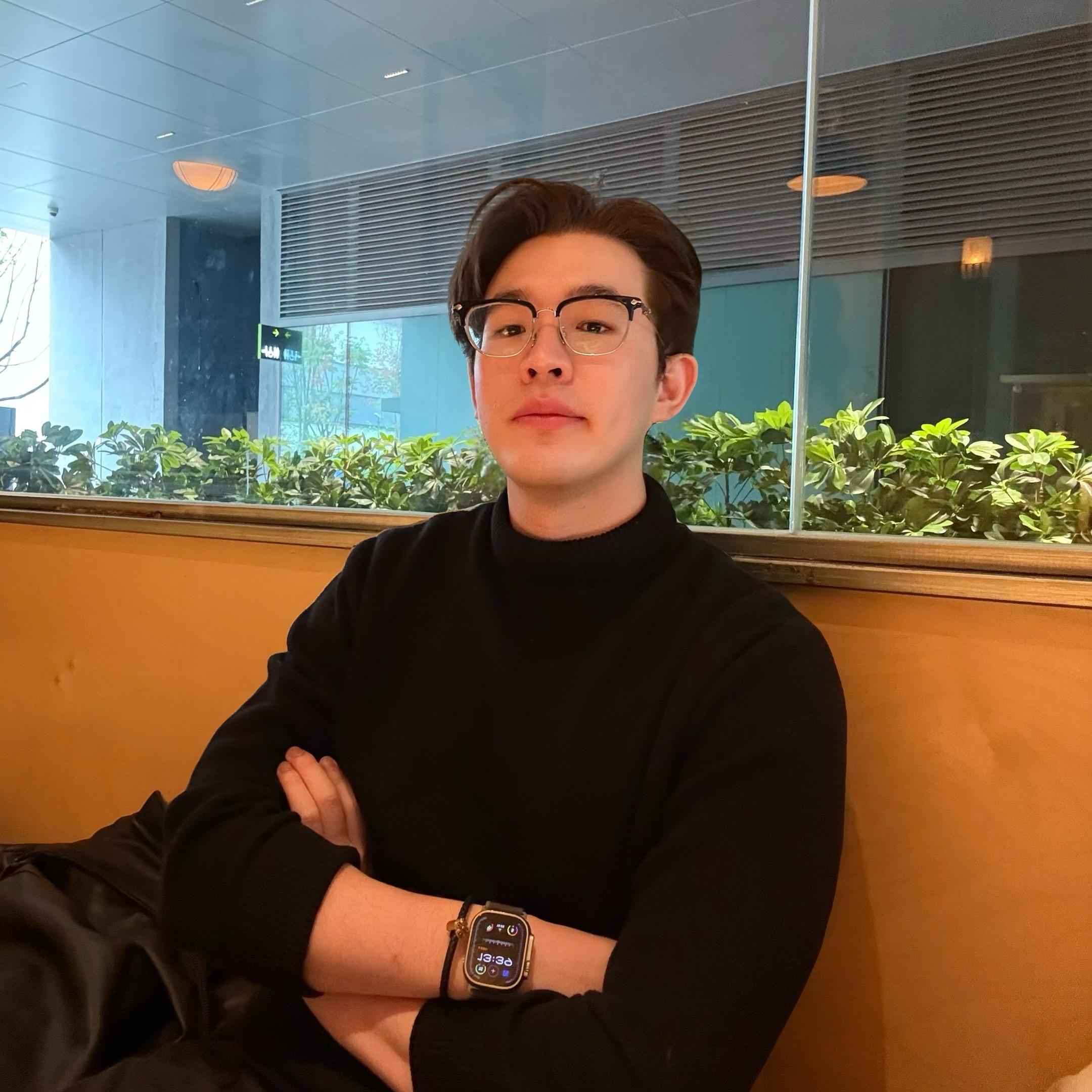 很难不承认，喜欢一个人，社交账号就是他的相册