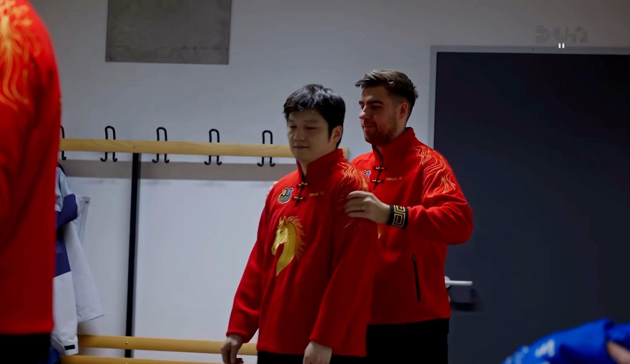 樊振东萨尔纪录片蓝与黑E06 爱人者，人恒爱之