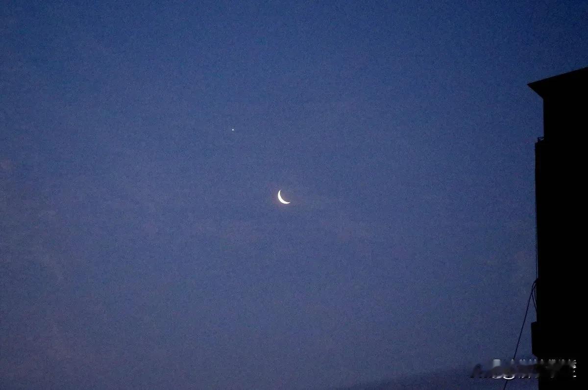 【天象】19日、20日黎明前 金星将与残月近距离相伴，化身为启明星的金星将与一弯