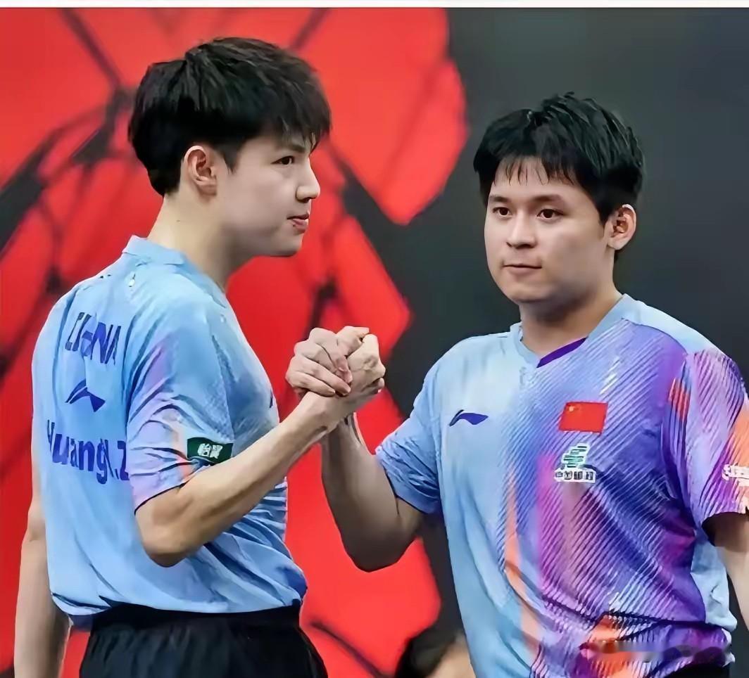 王励勤懵了！
王皓也懵了！
没想到美国大满贯一轮游的黄友政居然在男双比赛上被推上