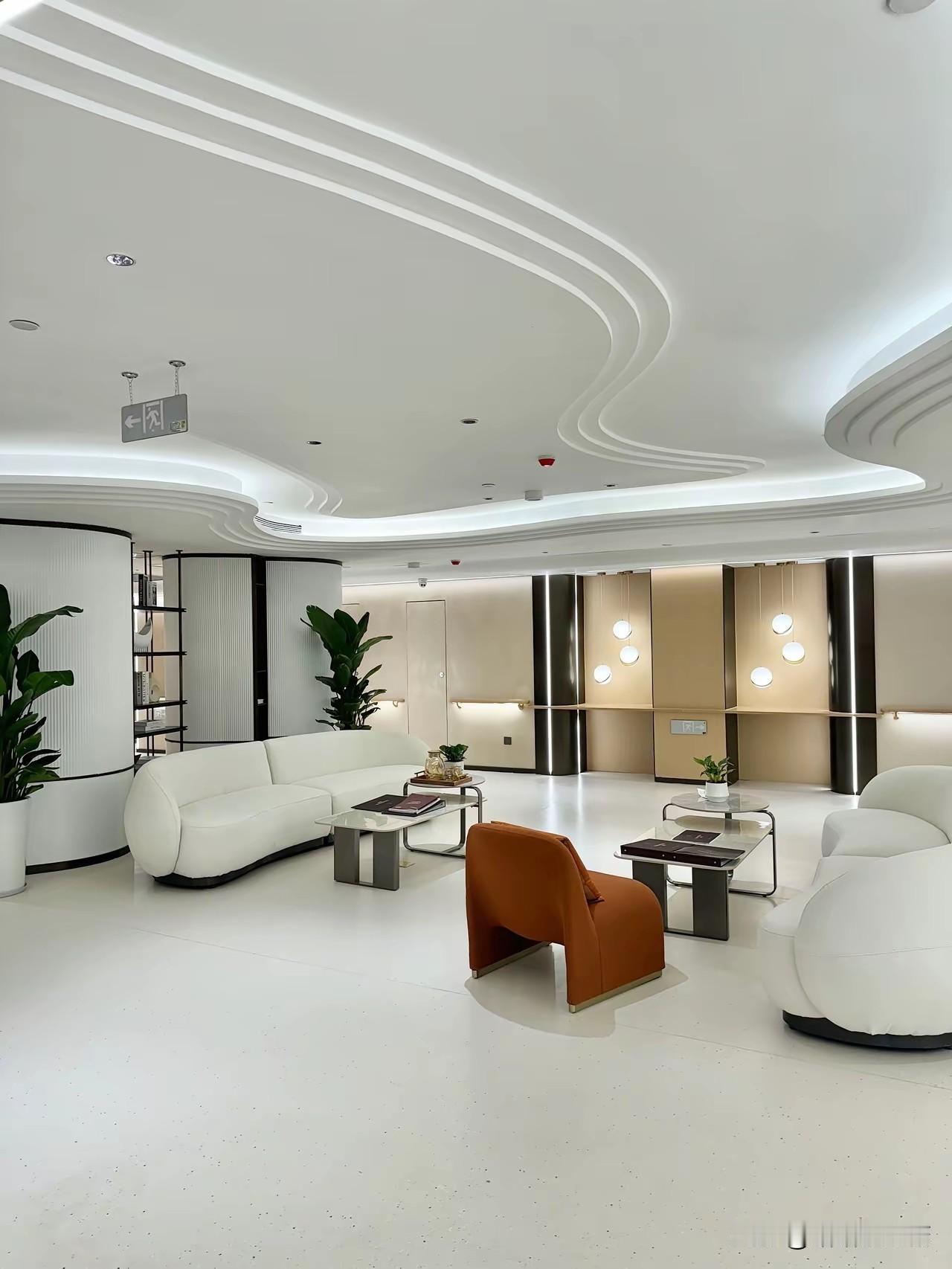 现在的人不知道怎么了，一生孩子就要去月子中心。
前几天姑姑给我打电话了，说自己的