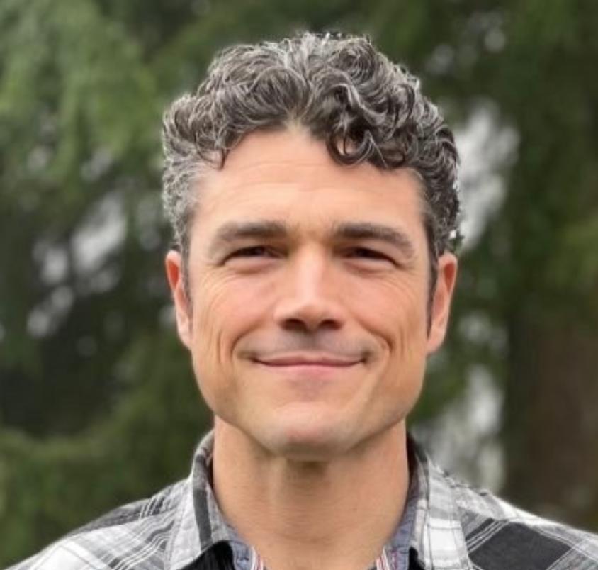 因反对特朗普发起伊朗战争而辞职的美国前国家反恐中心主任乔·肯特今天发文说：“总统