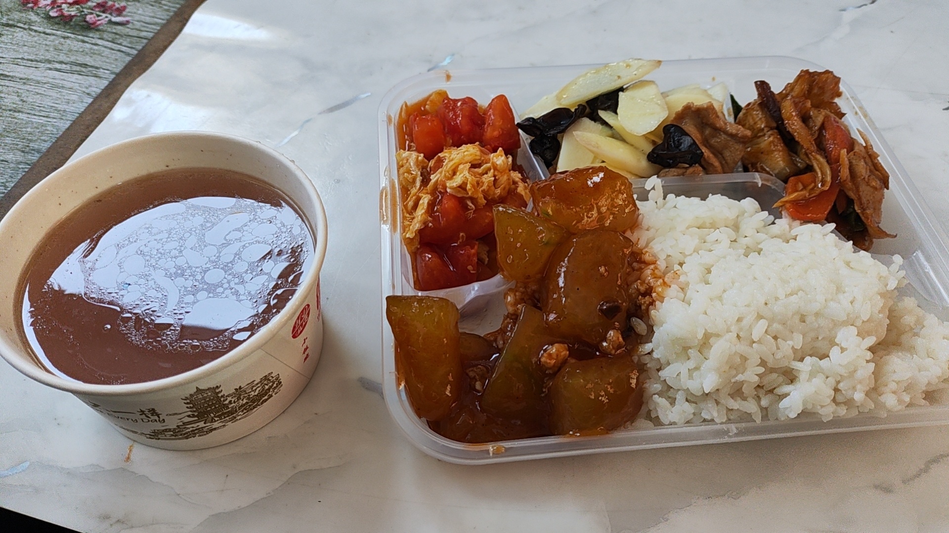 回来了一日三餐 武汉·汉口北国际商品交易中心