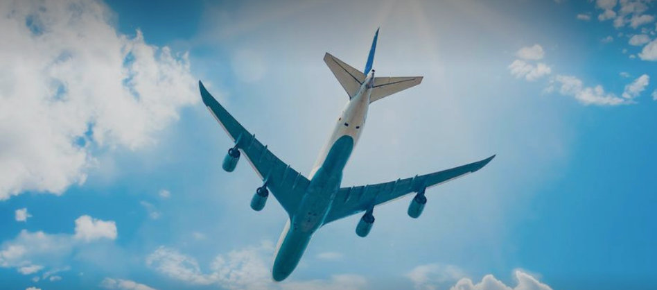 【飞机燃油附加费便宜了】中国国航等航空公司7月3日发布公告显示，自7月5日0时起