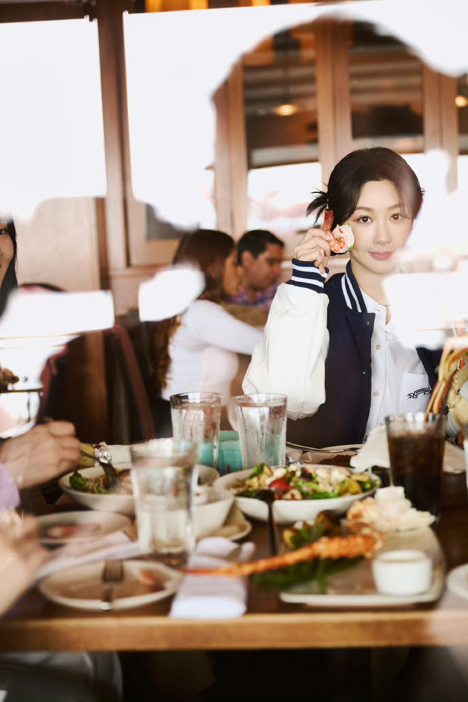 #杨紫[超话]##杨紫长相思# [抱一抱]#杨紫小夭# 每个人都会有情绪跌入谷底