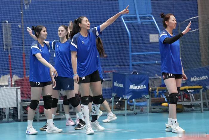 排超联赛北京女排北京日报：备战新赛季排超联赛 北京男女排定下务实目标本周五，新赛