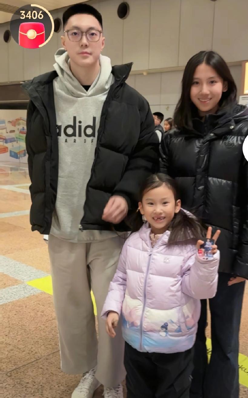 胡明轩粉丝真多，伤病恢复受影响，对宏远打CBA影响不小

胡明轩和徐杰都受伤，那