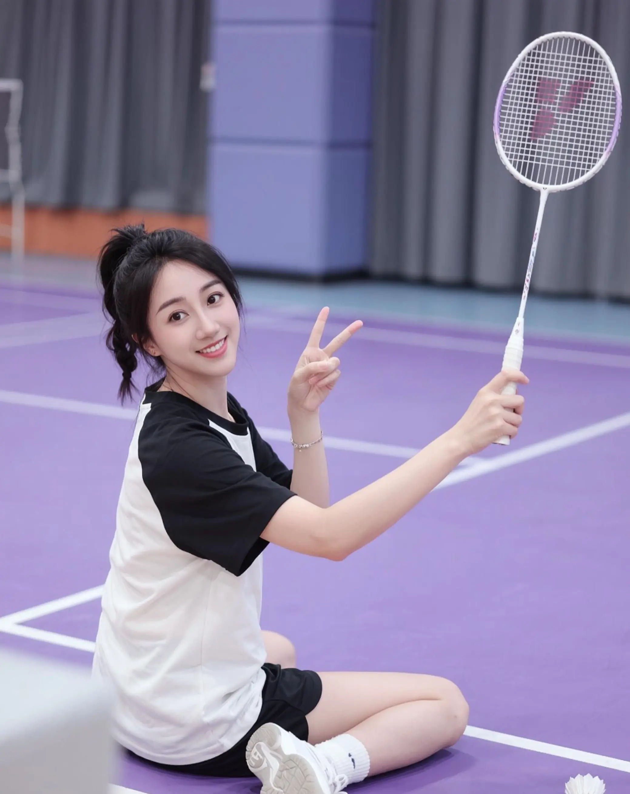 把体重减下去，把圈子变小，把自己变得更优秀