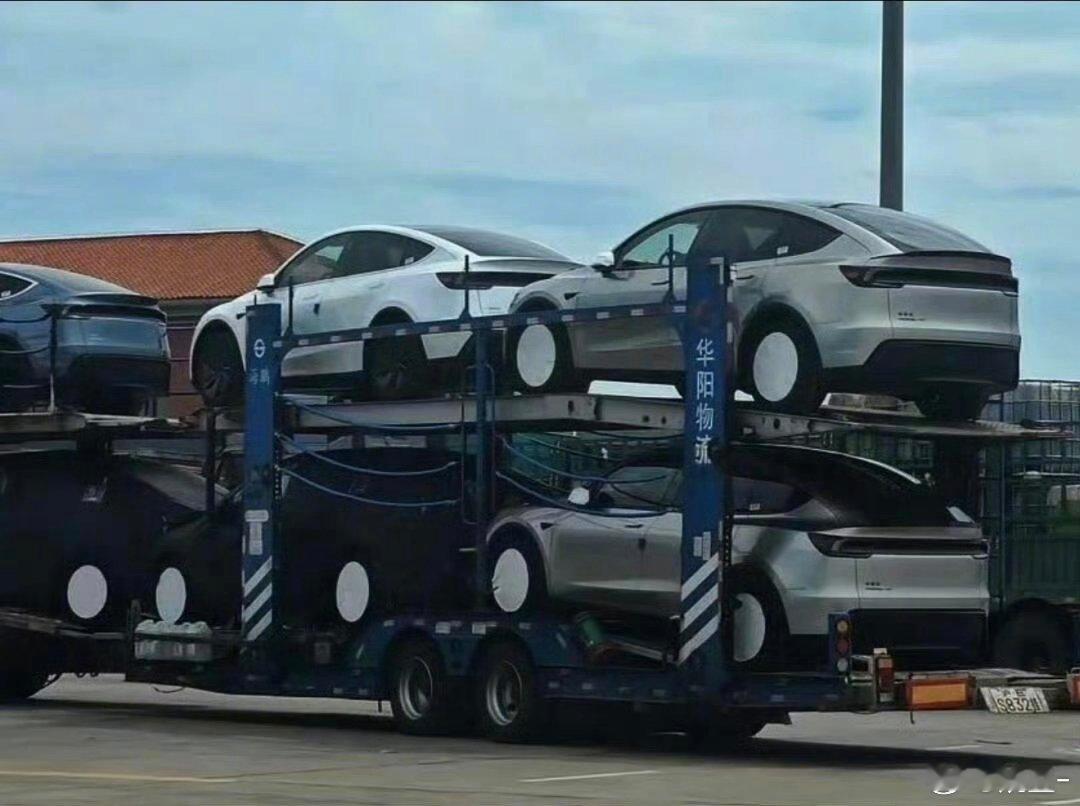 特斯拉ModelYL预估售价40万特斯拉Model YL已经开始逐步发运，按照特