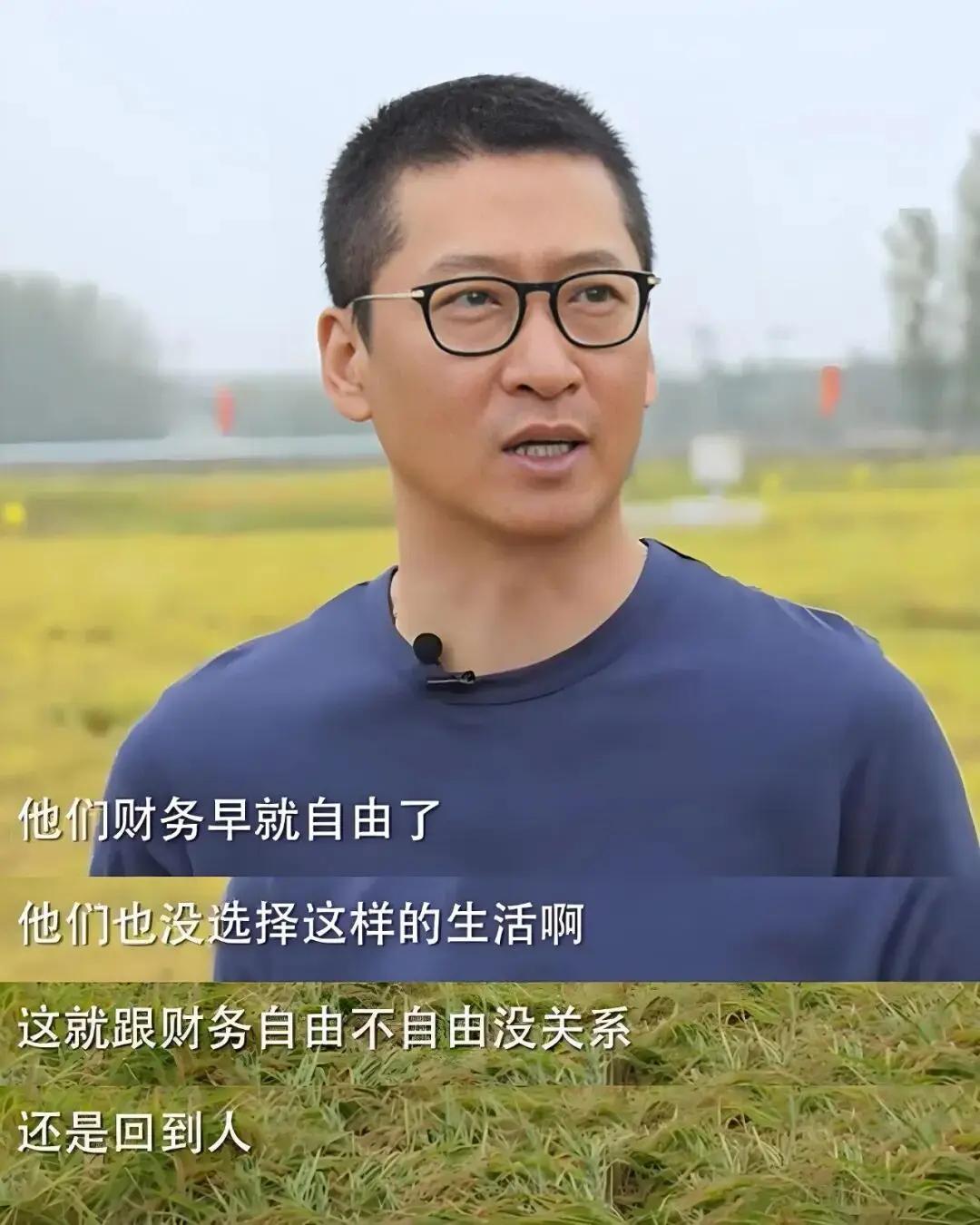 现在每天被铺天盖地的短视频狂轰乱炸，
我尤其喜欢在被炸昏头之后，去看看周杰的视频