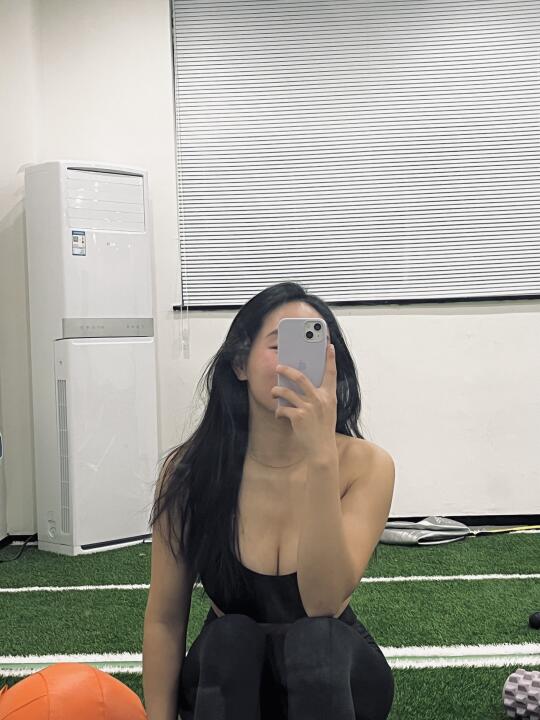 每天都有值得记录的瞬间 健身人健身魂 健身是一场自我救赎 见人不如健身...