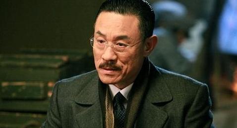 儿子随爹！杜志国老婆个个赛西施，儿子杜淳有样学样太风流
杜志国和杜淳父子是娱乐圈