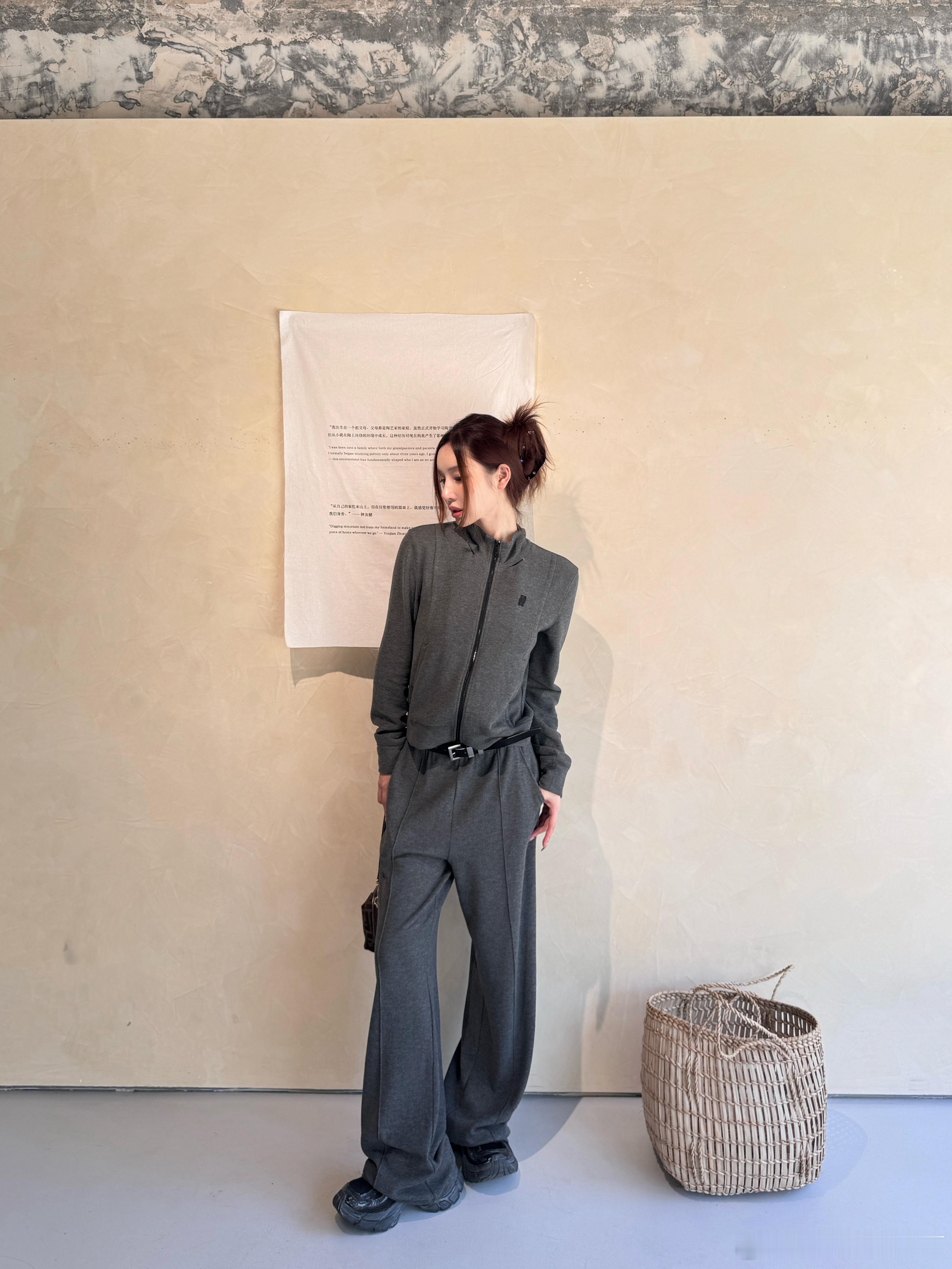 感觉手术的麻药都还没代谢完就开始工作了我果然是牛马🥲 ​​​