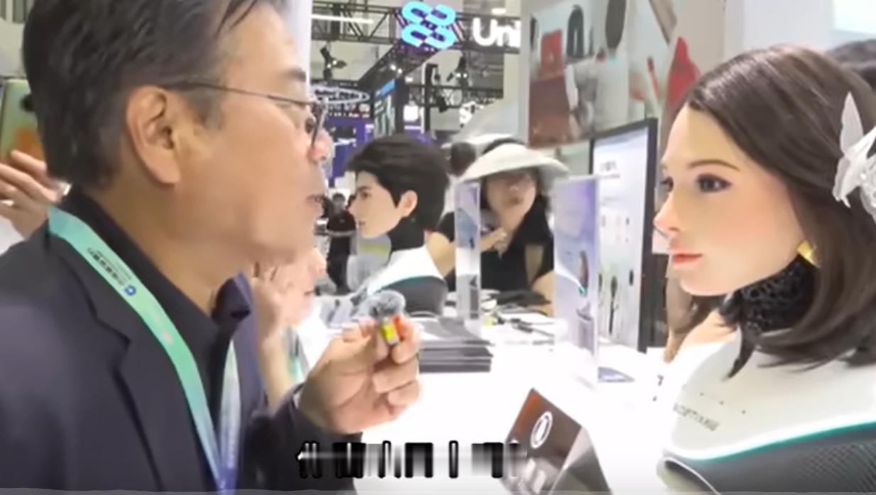 太解气！日本记者直播刻意刁难中国机器人，结局全程高能！

北京第二届世界人形机器